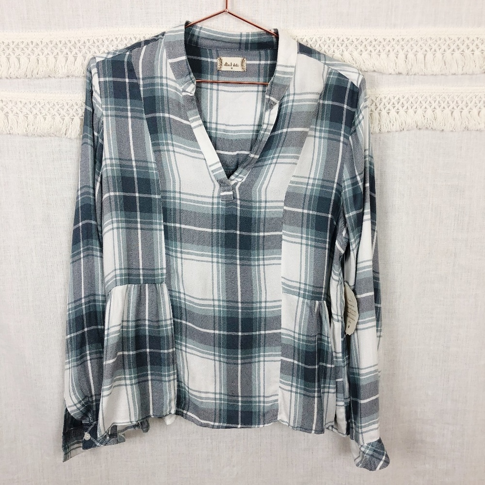 Altar'd State | Gray & Blue Ruffle Hem Flannel Pullover | Size M | NWT